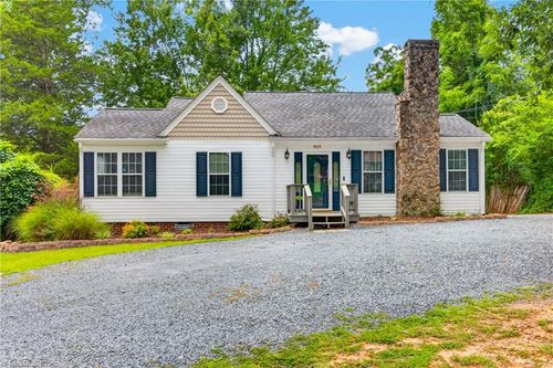 944 Uwharrie St, Asheboro, NC, 27203-7666 | Card Image