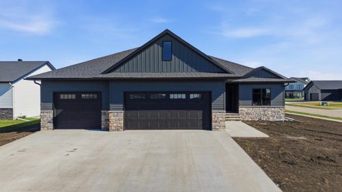 4257 Pine Parkway S, Fargo, ND, 58104 | Card Image