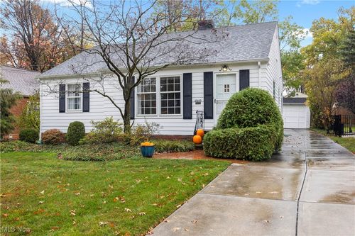 23935 E Oakland Rd, Bay Village, OH, 44140-2828 | Card Image