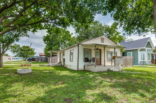 201 E Davis Ave, Alvarado, TX, 76009-4330 | Card Image