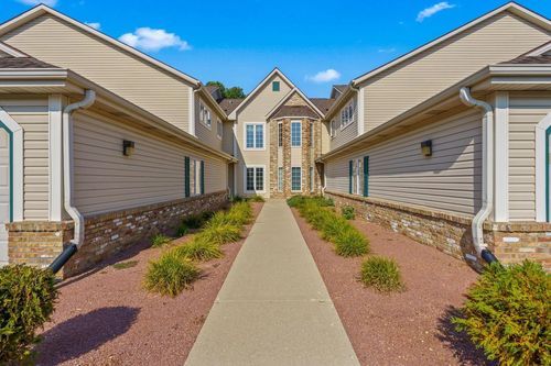 4507 S 124th Street, New Berlin, WI, 53151 | Card Image