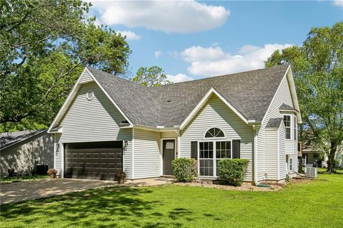 204 E 8th St, Adrian, MO, 64720-8308 | Card Image