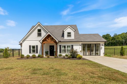 1020 Loggins Rd, Charlotte, TN, 37036-6206 | Card Image