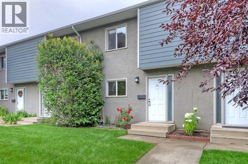 219 90 Ave Se, Calgary, AB, T2J0A3 | Card Image