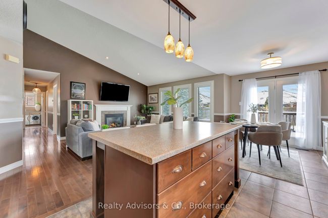 56 Southampton Dr, House other with 3 bedrooms, 2 bathrooms and 2 parking in Saint George ON | Image 11