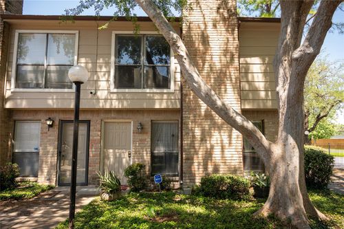 apt-101-2110 Wilcrest Dr, Houston, TX, 77042-2653 | Card Image