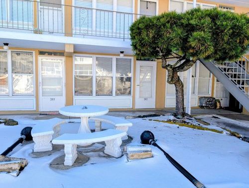 202-422 E 4th Ave, North Wildwood, NJ, 08260-5808 | Card Image