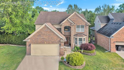18090 Curtis Ct, Livonia, MI, 48152-3589 | Card Image