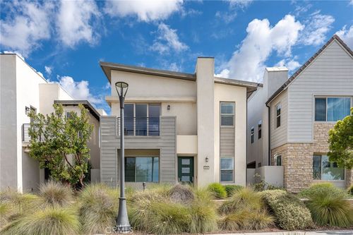 174 Scale, Irvine, CA, 92618-1371 | Card Image