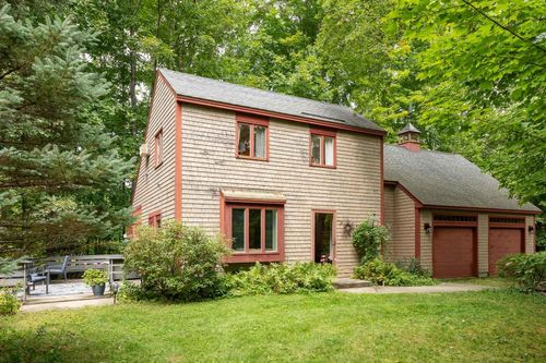 20 North Rd, Kensington, NH, 03833-5605 | Card Image