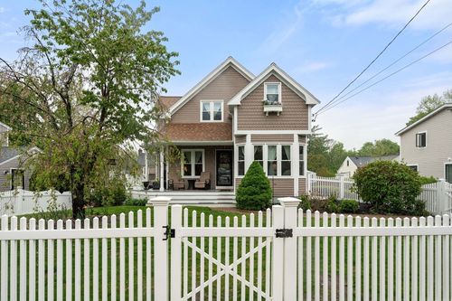 137 Pond St, Westwood, MA, 02090-3719 | Card Image