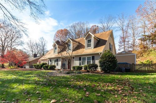 438 Valleymeade Dr, Kernersville, NC, 27284-8053 | Card Image