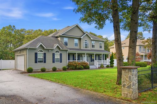 121 Washington Avenue, Brookhaven, NY, 11776 | Card Image