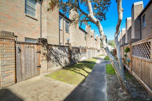 apt-1806-9850 Pagewood Ln, Houston, TX, 77042-5529 | Card Image