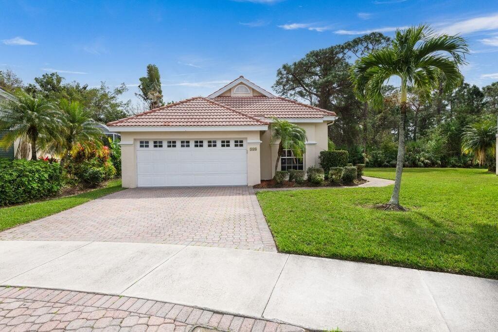 New Castle Cv, Port Saint Lucie, FL 34986