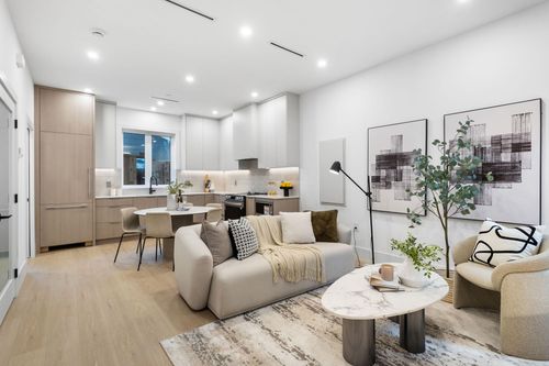 3277 Graveley St, Vancouver, BC, V5K3K8 | Card Image