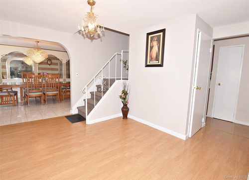 1055 Coates Ave, Holbrook, NY, 11741-6023 | Card Image