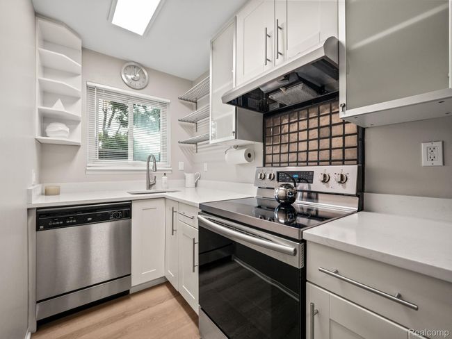 17-web-or-mls-P2846621.jpg | Image 7