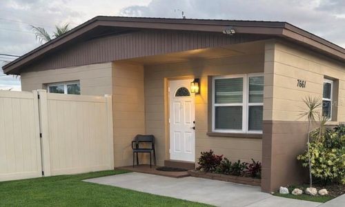 1-7661 18th Way N, ST PETERSBURG, FL, 33702-4805 | Card Image