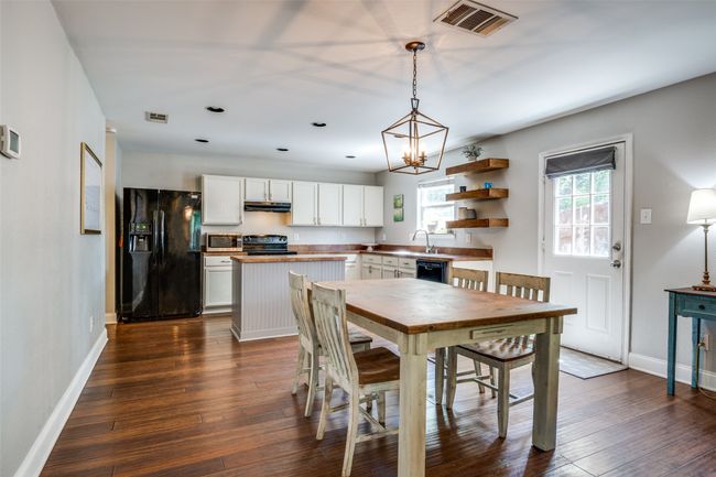 4018 Cedar Elm Ln, House other with 5 bedrooms, 3 bathrooms and null parking in Dallas TX | Image 9