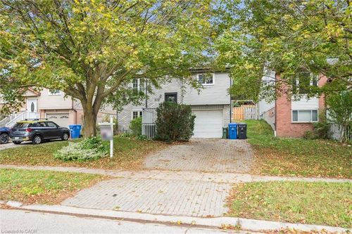 372 Imperial Rd S, Guelph, ON, N1K1L4 | Card Image