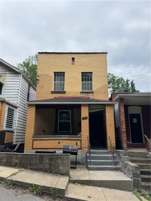 125 Frazier Ave, Mc Kees Rocks, PA, 15136-3131 | Card Image