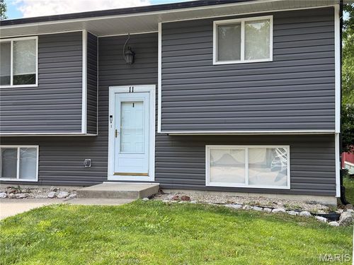 11 Saddlewood Ln, Glen Carbon, IL, 62034-2753 | Card Image
