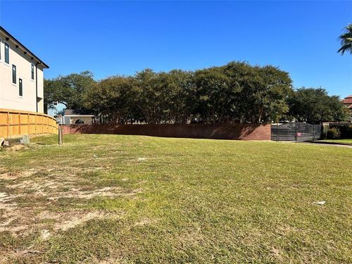 716 Harborside Way, Kemah, TX, 77565-3069 | Card Image