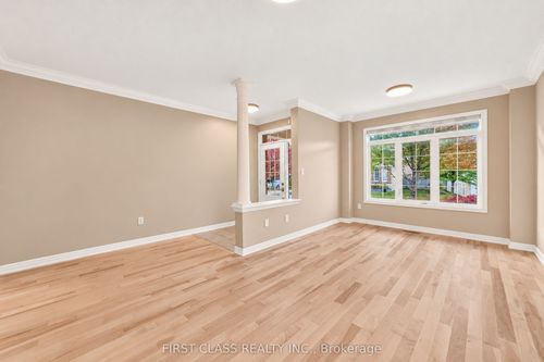 4 Hawkweed Manor, Markham, ON, L6B0E3 | Card Image