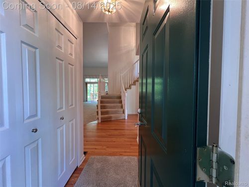 654 Chestnut Dr, Wixom, MI, 48393-4303 | Card Image