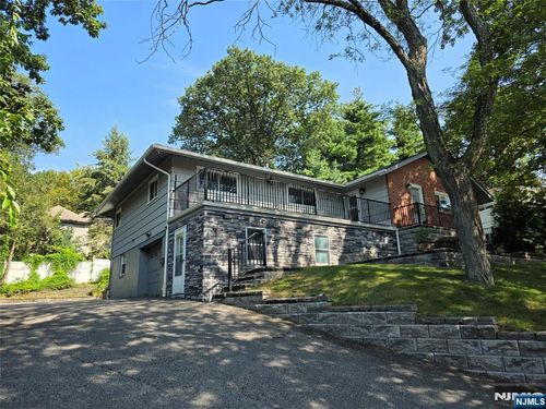 18 Skyline Dr, Englewood Cliffs, NJ, 07632-1814 | Card Image