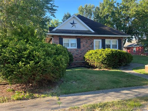 208 Henrietta St, Gillespie, IL, 62033-2119 | Card Image
