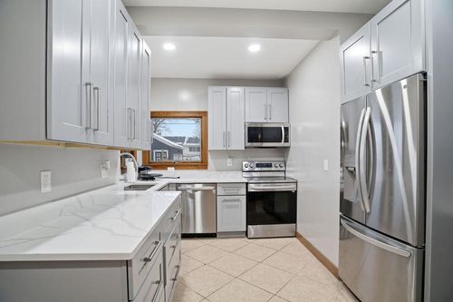 1201 6th St E, Saint Paul, MN, 55106-4702 | Card Image