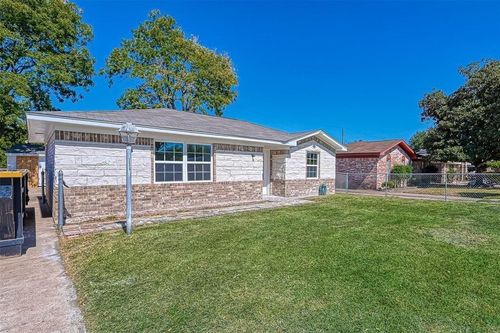 8915 Klondike St, Houston, TX, 77075-1515 | Card Image