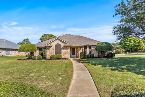 14 Lillis Park Cir, Denison, TX, 75020-5500 | Card Image
