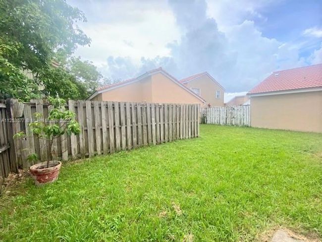 4611 Sw 152 Nd Ter, House other with 4 bedrooms, 3 bathrooms and null parking in Miramar FL | Image 36