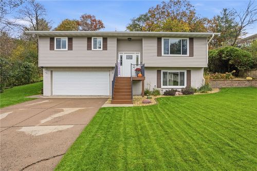 903 Roberts St, Altoona, WI, 54720-1336 | Card Image