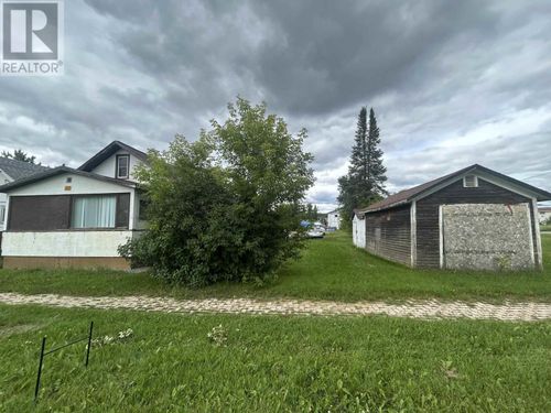 210 Mackenzie Ave W, Atikokan, ON, P0T1W0 | Card Image