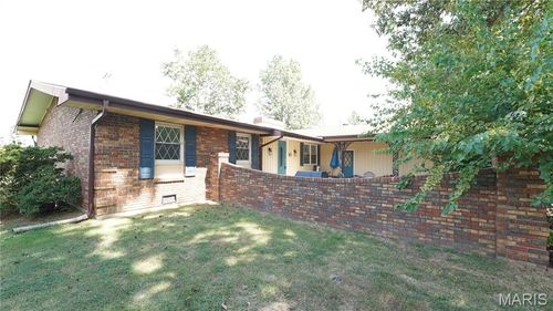 132 Autumn Dr, Sikeston, MO, 63801-5125 | Card Image
