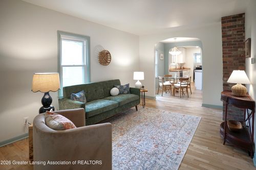819 Cawood St, Lansing, MI, 48915-1316 | Card Image