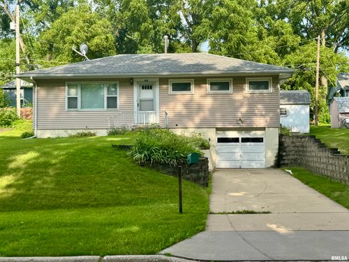 918 25th St, Bettendorf, IA, 52722-5060 | Card Image