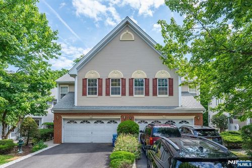 43 Morning Watch Rd, Wayne, NJ, 07470-8454 | Card Image