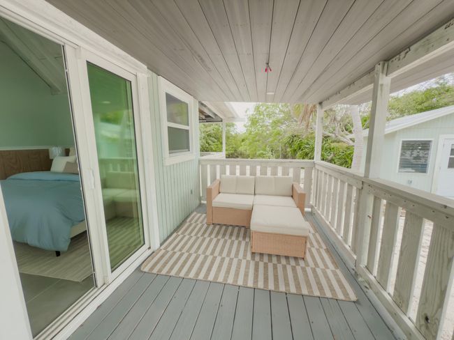 10W Primary Porch | Image 42