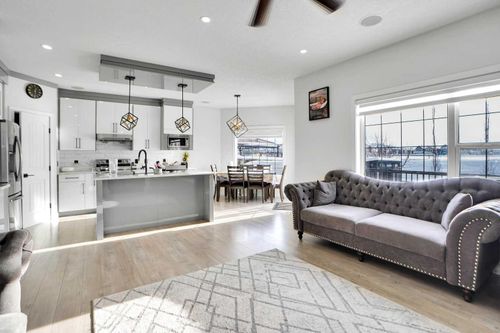 {{alt}} | Card Image