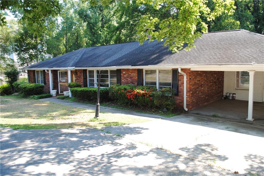 Lake Forrest Dr, Sandy Springs, GA 30342