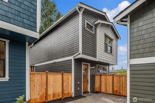 1919 3rd St, Kirkland, WA, 98033-4916 | Card Image