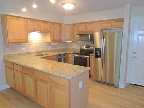 unit-411-24 Green Leaves Dr, Amherst, MA, 01002-2666 | Card Image