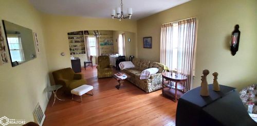 702 Cedar St, Atlantic, IA, 50022-1607 | Card Image