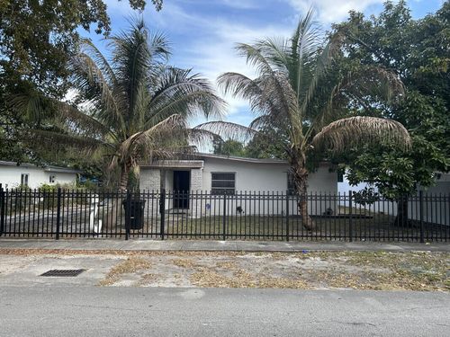 14035 Nw 6th Ave, North Miami, FL, 33168-3928 | Card Image