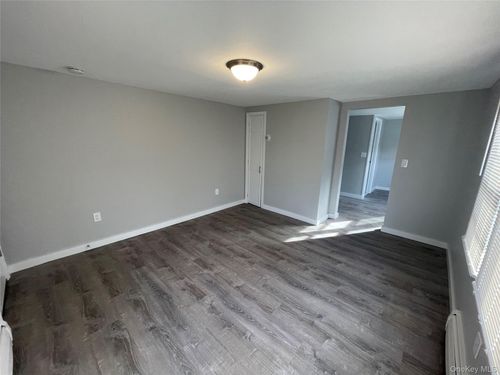 21-4-21 Collegeview Ave, Poughkeepsie, NY, 12603-2425 | Card Image